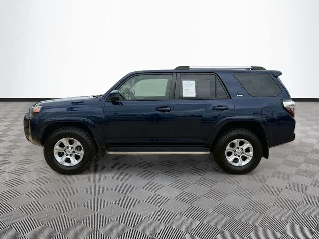 Certified Used 2022 Nautical Blue Metallic Toyota SR5 image 4