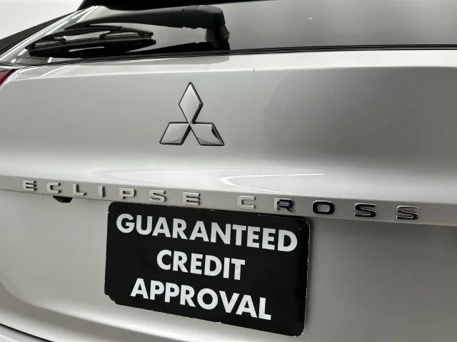 Used 2024 Silver Mitsubishi SE image 37