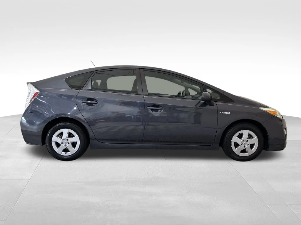Used 2010 Blue Toyota  image 6