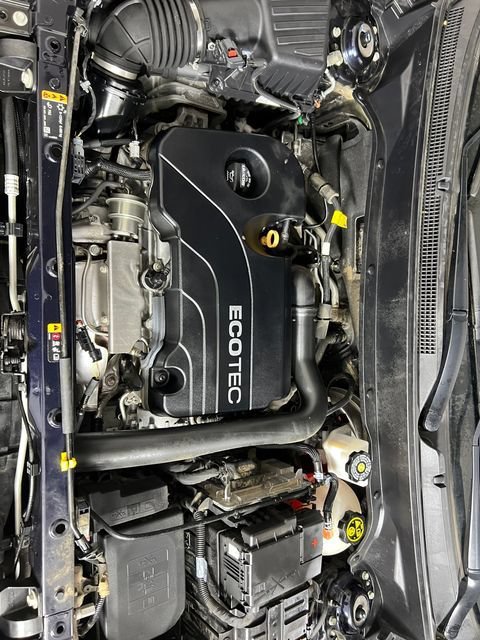 Used 2020 MIDNIGHT BLUE METALLIC Chevrolet LT image 21