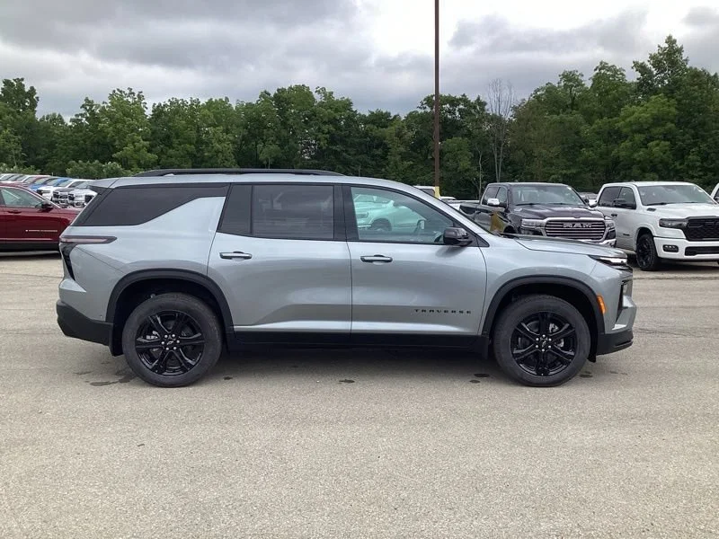 2027 Chevrolet Traverse LT - Photo 8