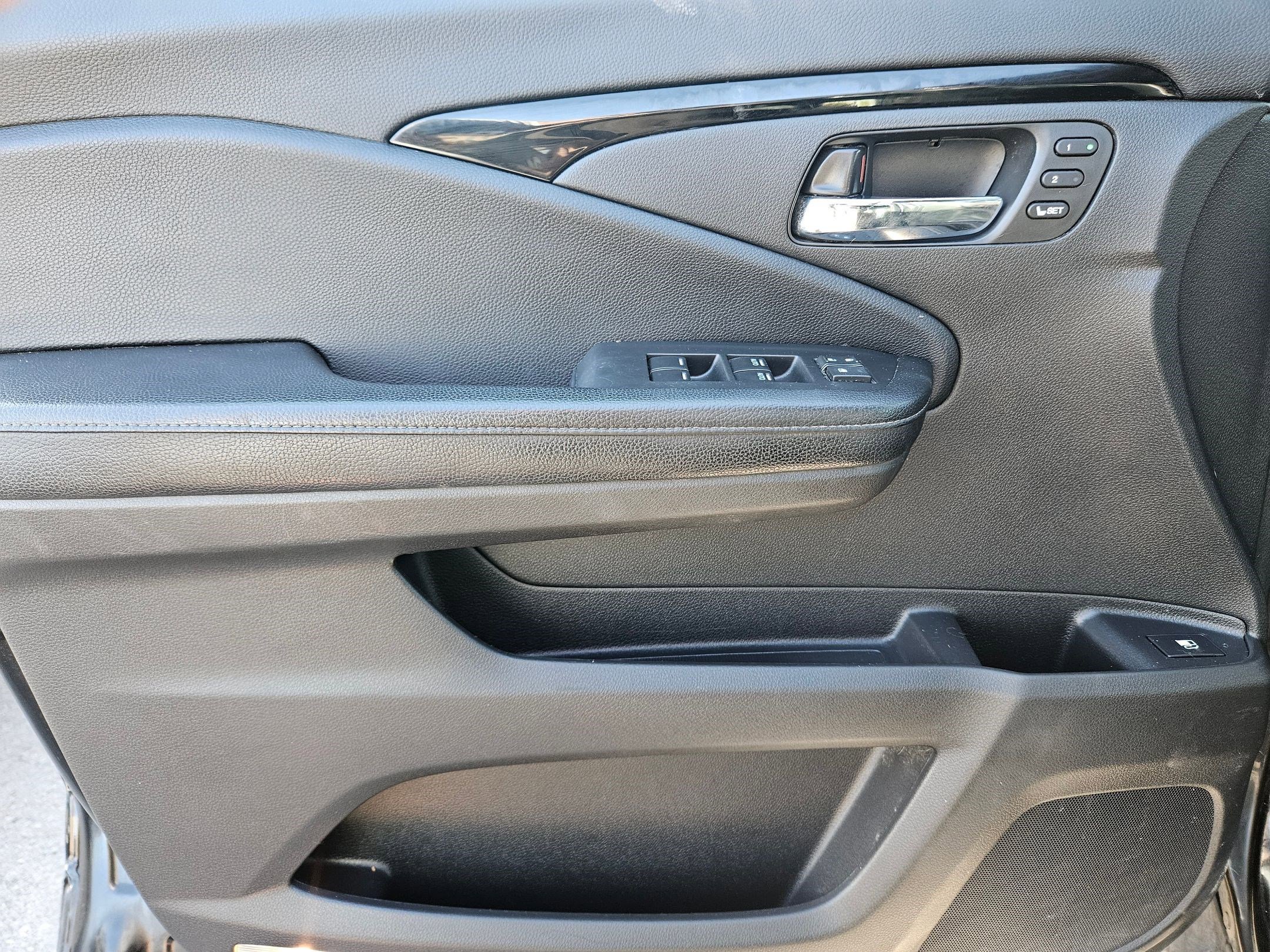 Used 2017 Gray Honda RTL-E image 12