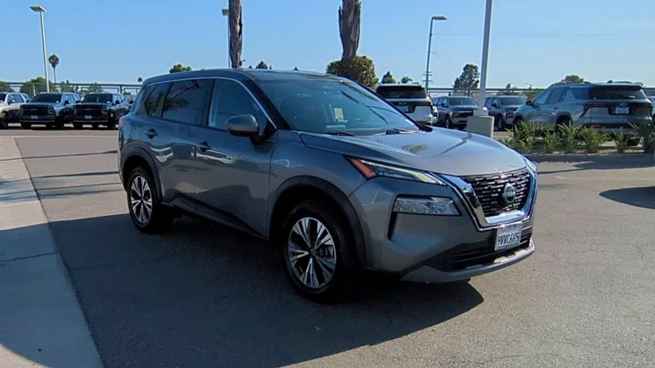 Used 2023 Gun Metallic Nissan SV image 2
