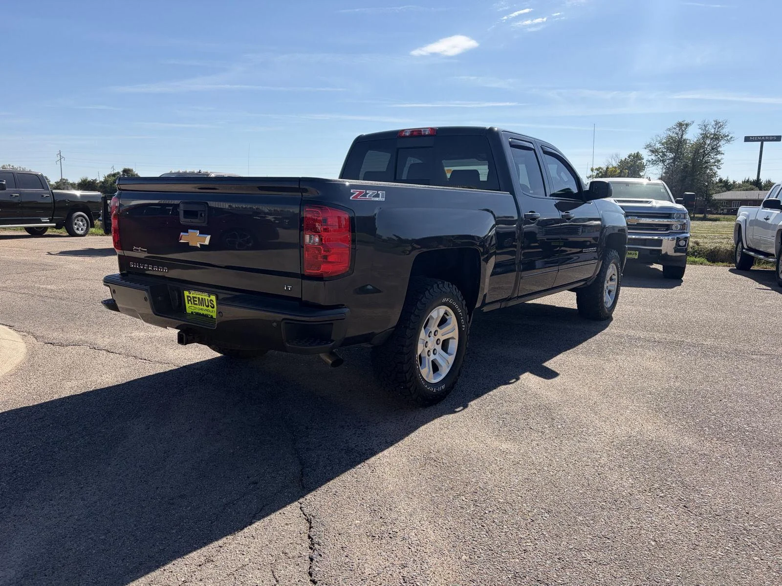 Used 2016 TUNGSTEN METALLIC Chevrolet LT image 7