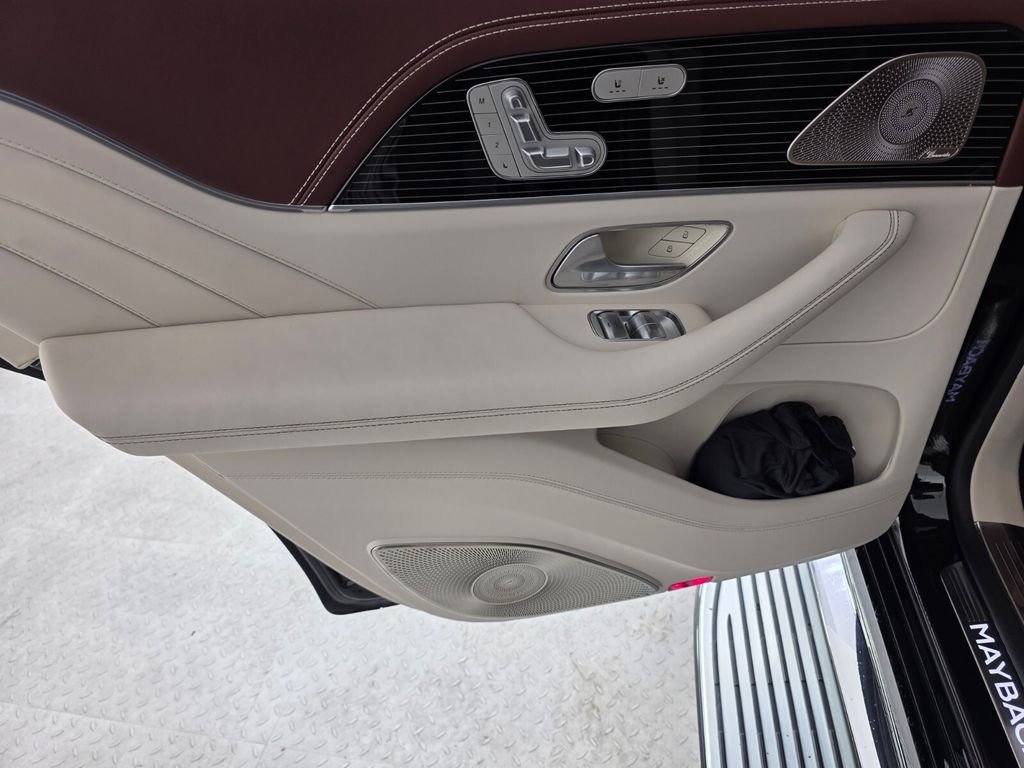 Certified Used 2025 Black Mercedes-Benz Maybach GLS 600 image 19