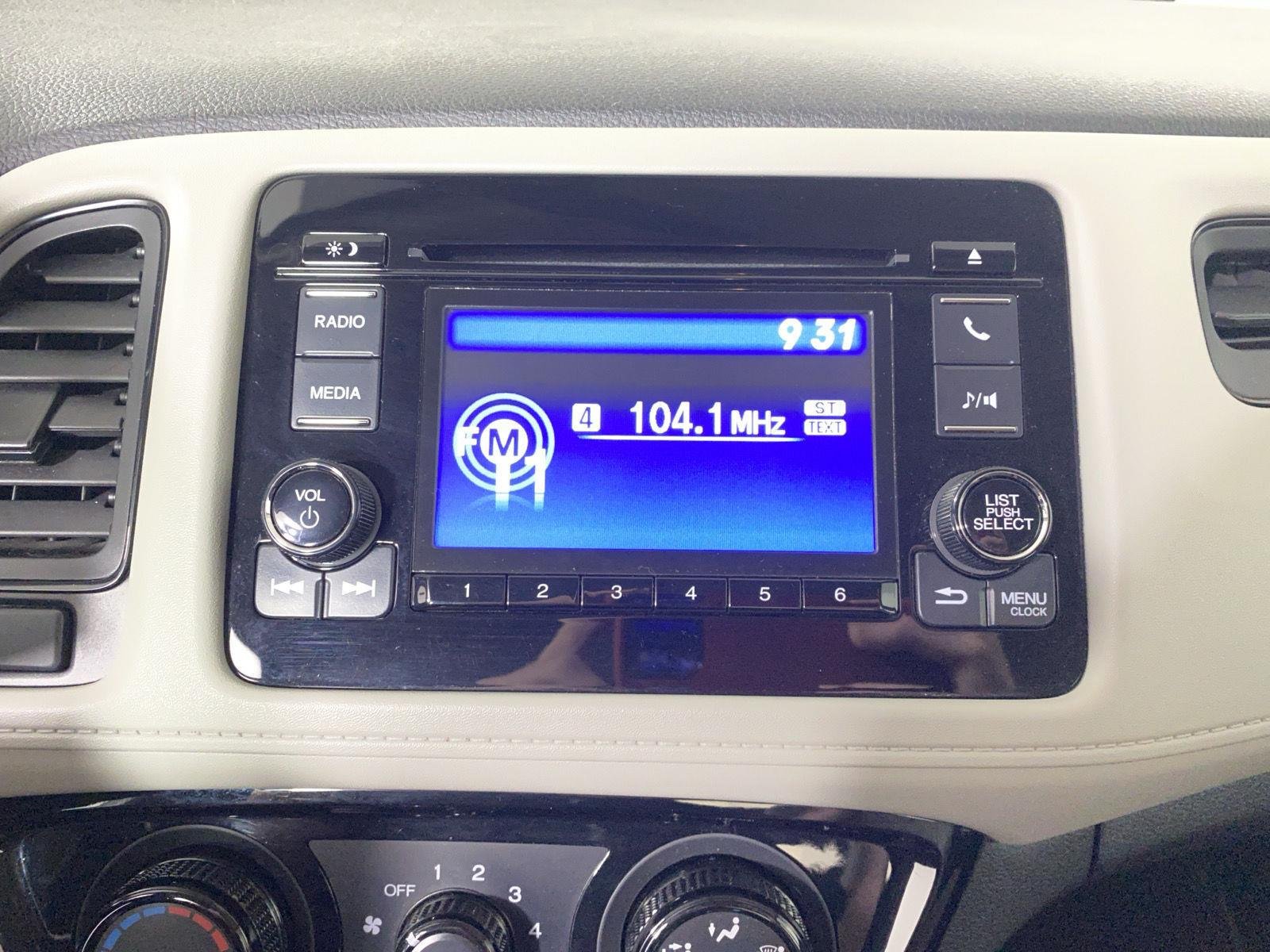 Used 2019 Platinum White Pearl Honda LX image 19