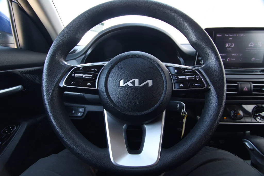 Used 2022 Neptune Blue Kia LX image 17