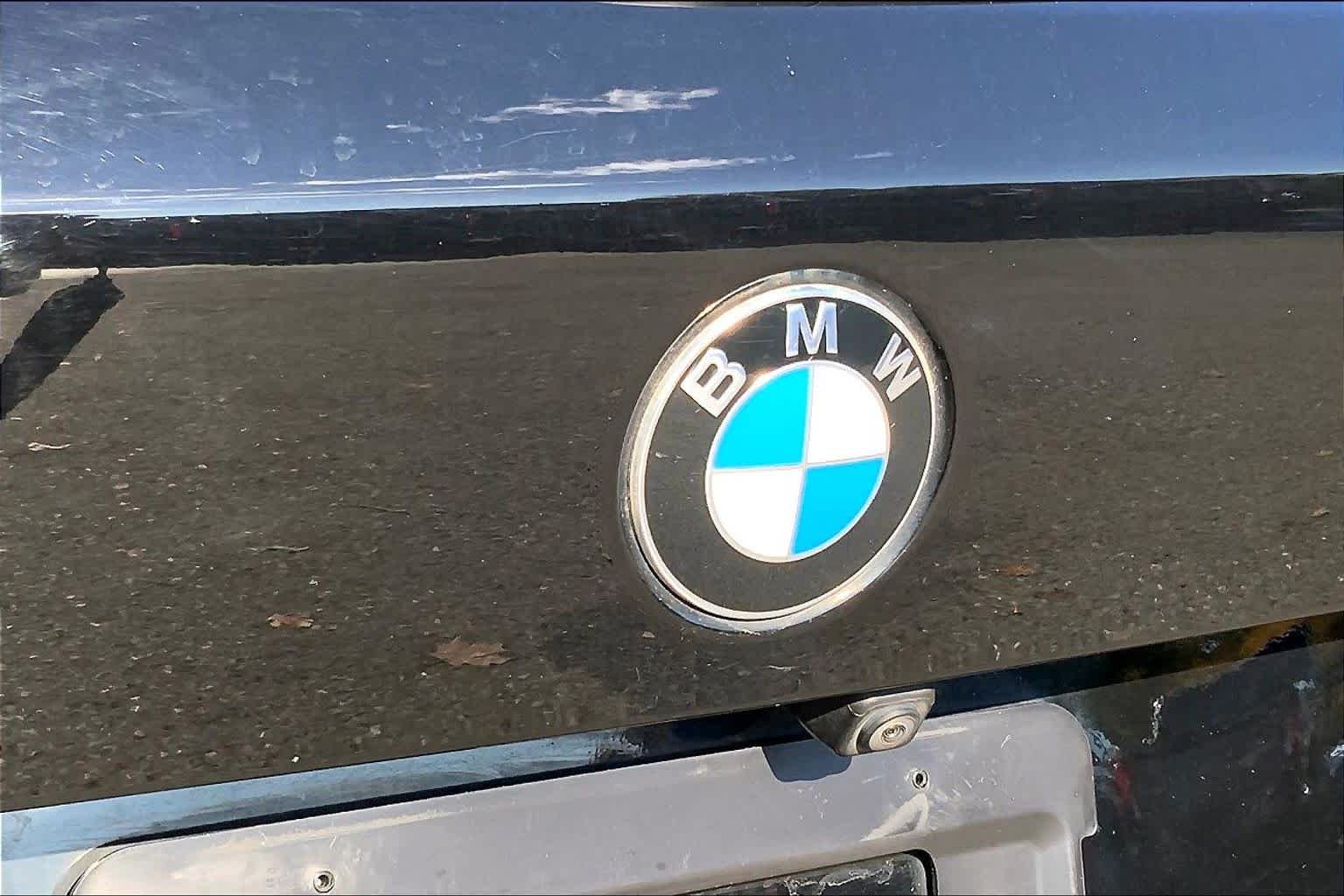 Certified Used 2021 Jet Black BMW xDrive40i image 9