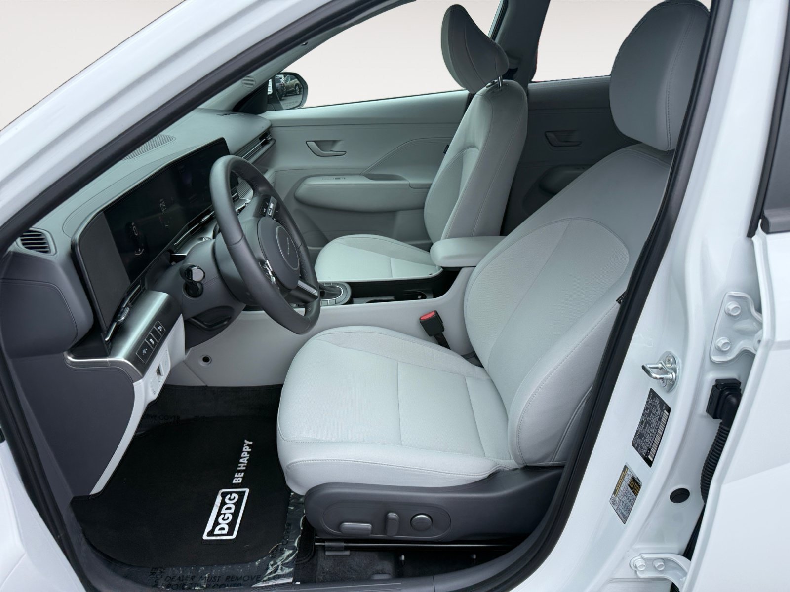 Certified Used 2025 White Hyundai SEL image 10