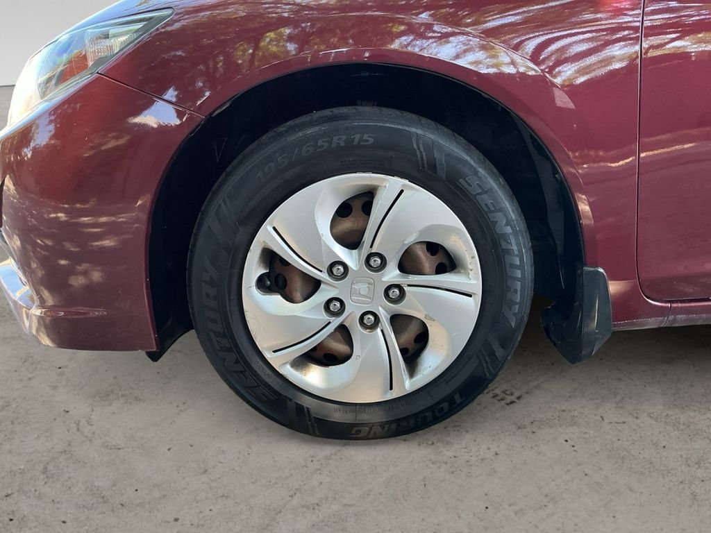 Used 2015 Red Honda LX image 9