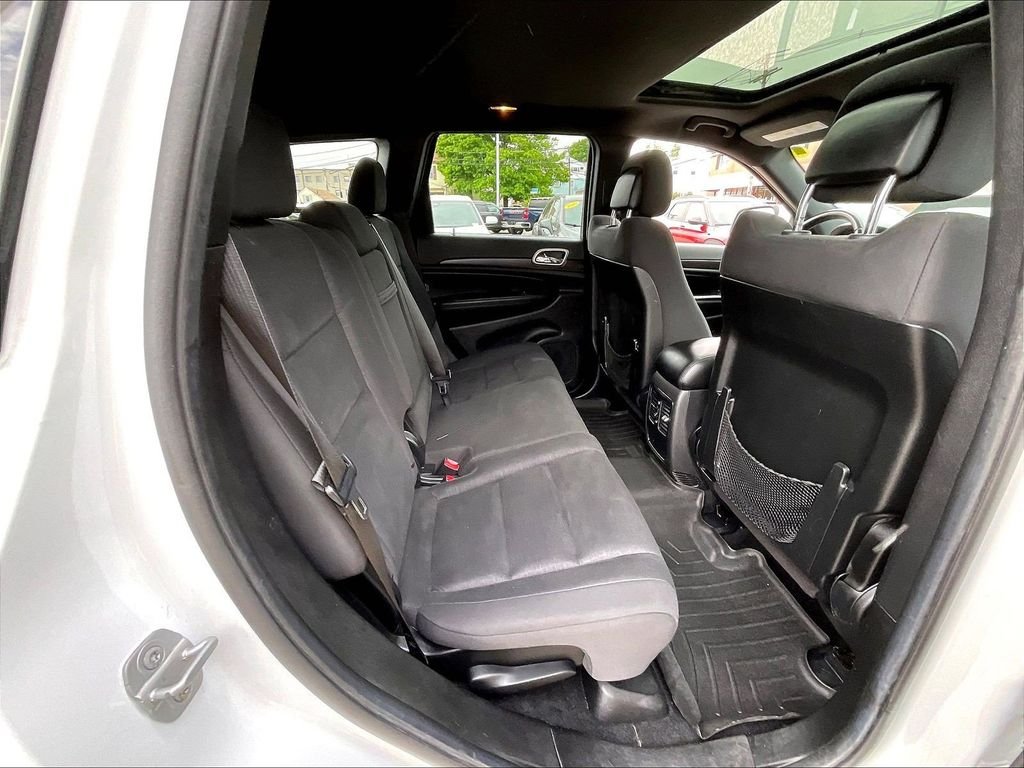 Used 2014 White/off-white Jeep Laredo image 16