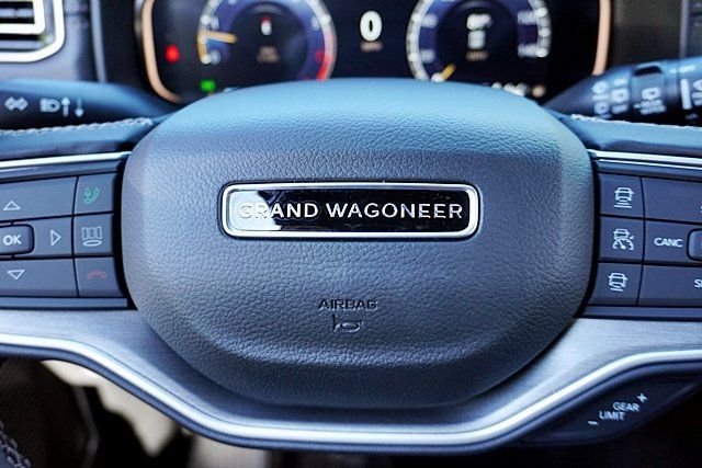 New 2026 Bright White Clear-Coat Exterior Paint Jeep Limited Altitude image 41