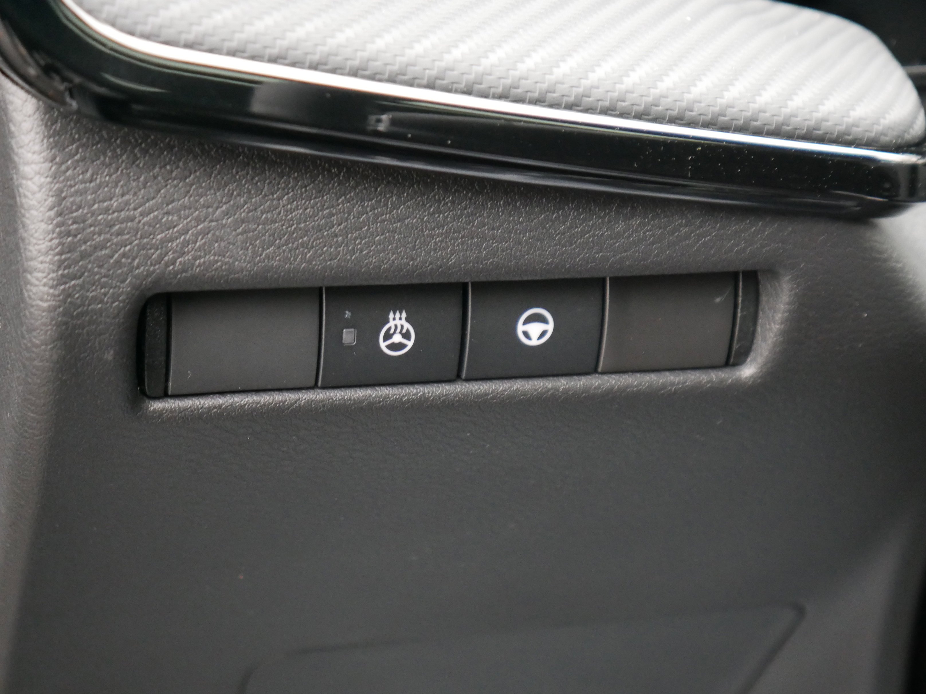 2026 Nissan KICKS SR AWD - Photo 6