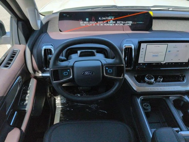 New 2026 Star White Metallic Tri-Coat Ford Platinum® image 16