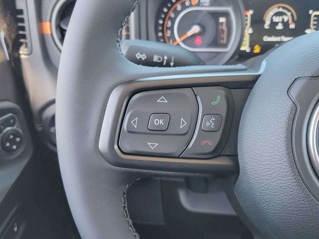 2026 Jeep Gladiator photo 5