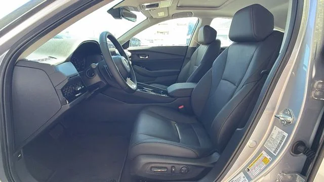 New 2026 Solar Silver Metallic Honda Touring Hybrid image 33