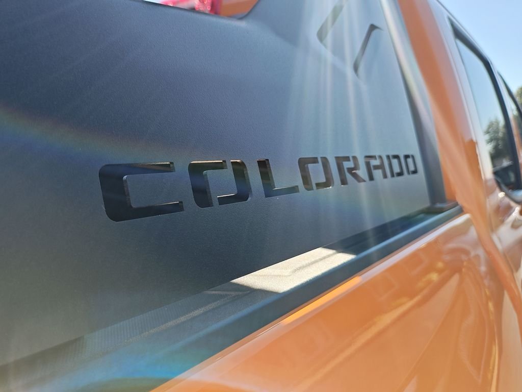Used 2025 Orange Chevrolet Z71 image 28