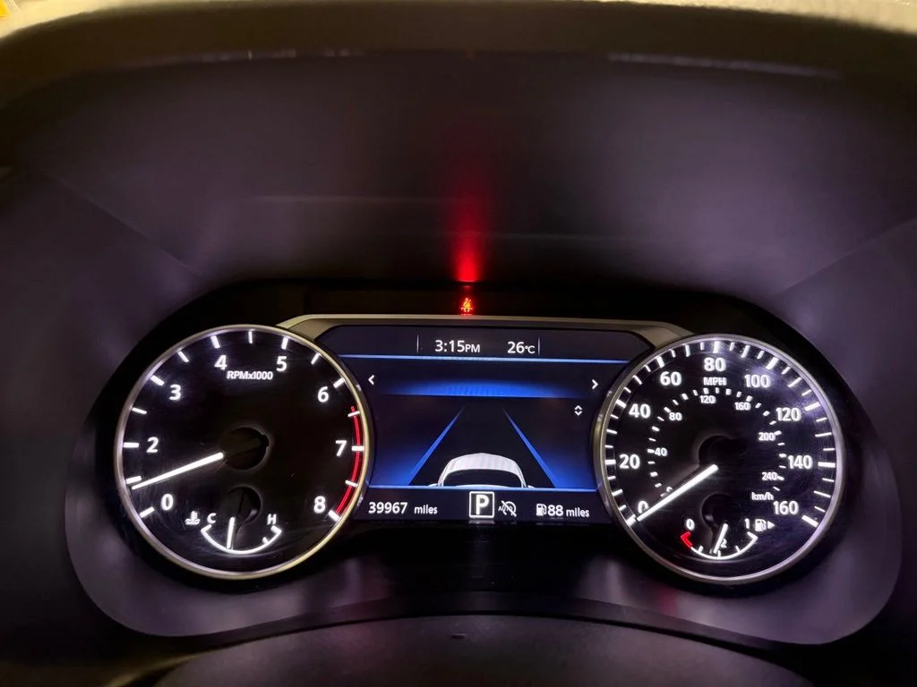 Used 2025 White Nissan SR image 15