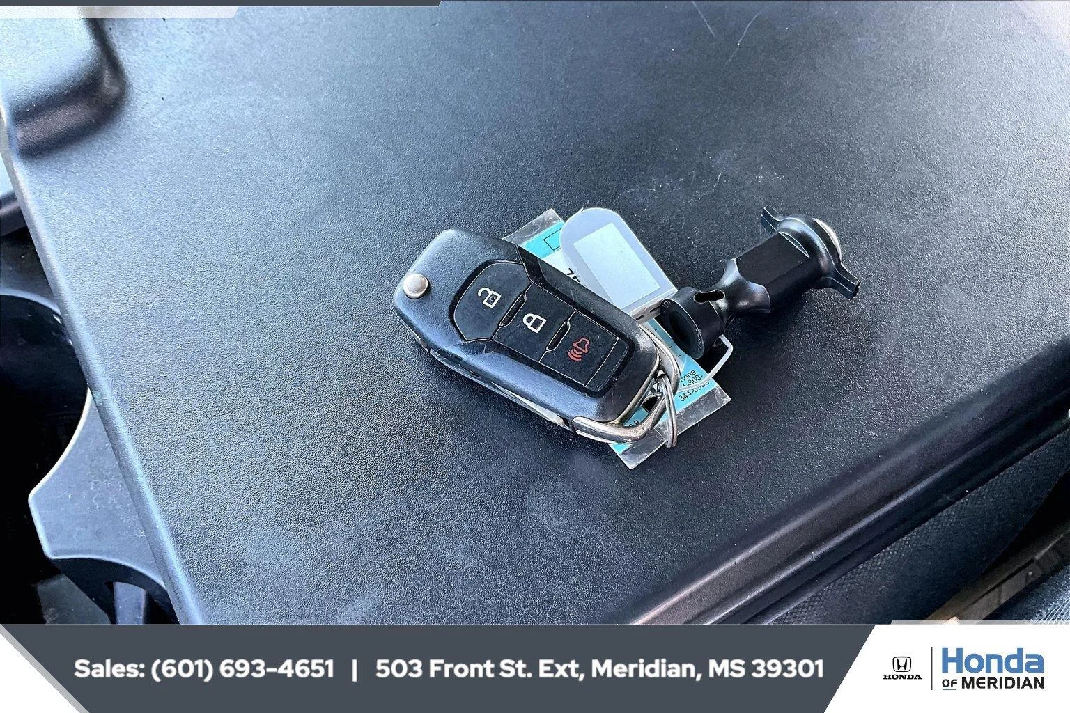 Used 2023 Oxford White Ford XLT image 9
