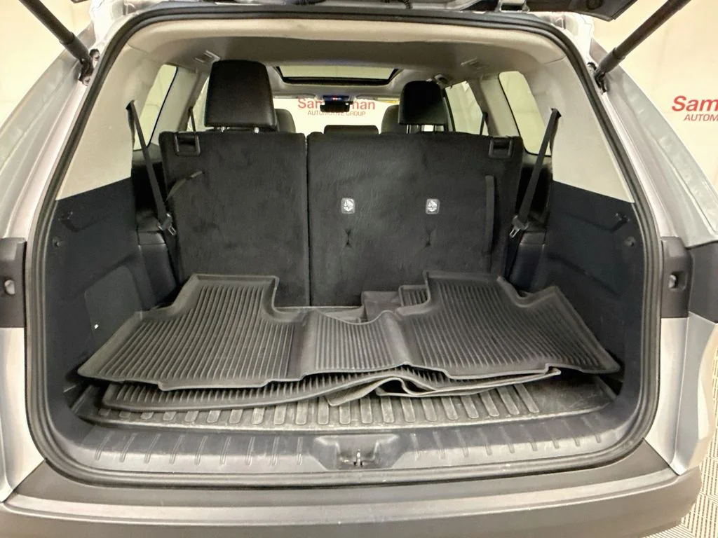 Used 2024 Silver Toyota Platinum image 27