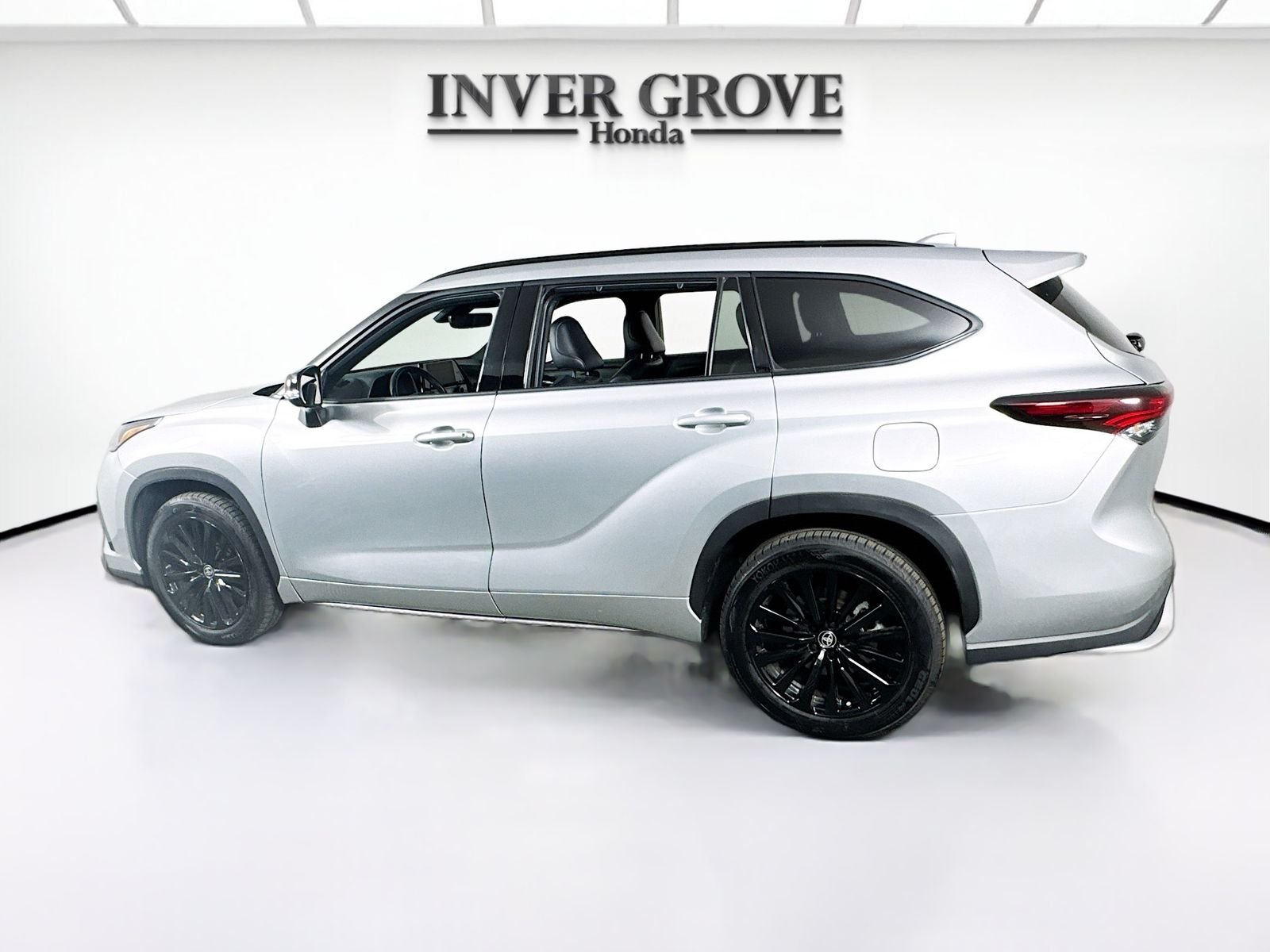 2025 Toyota Highlander XSE - Photo 7