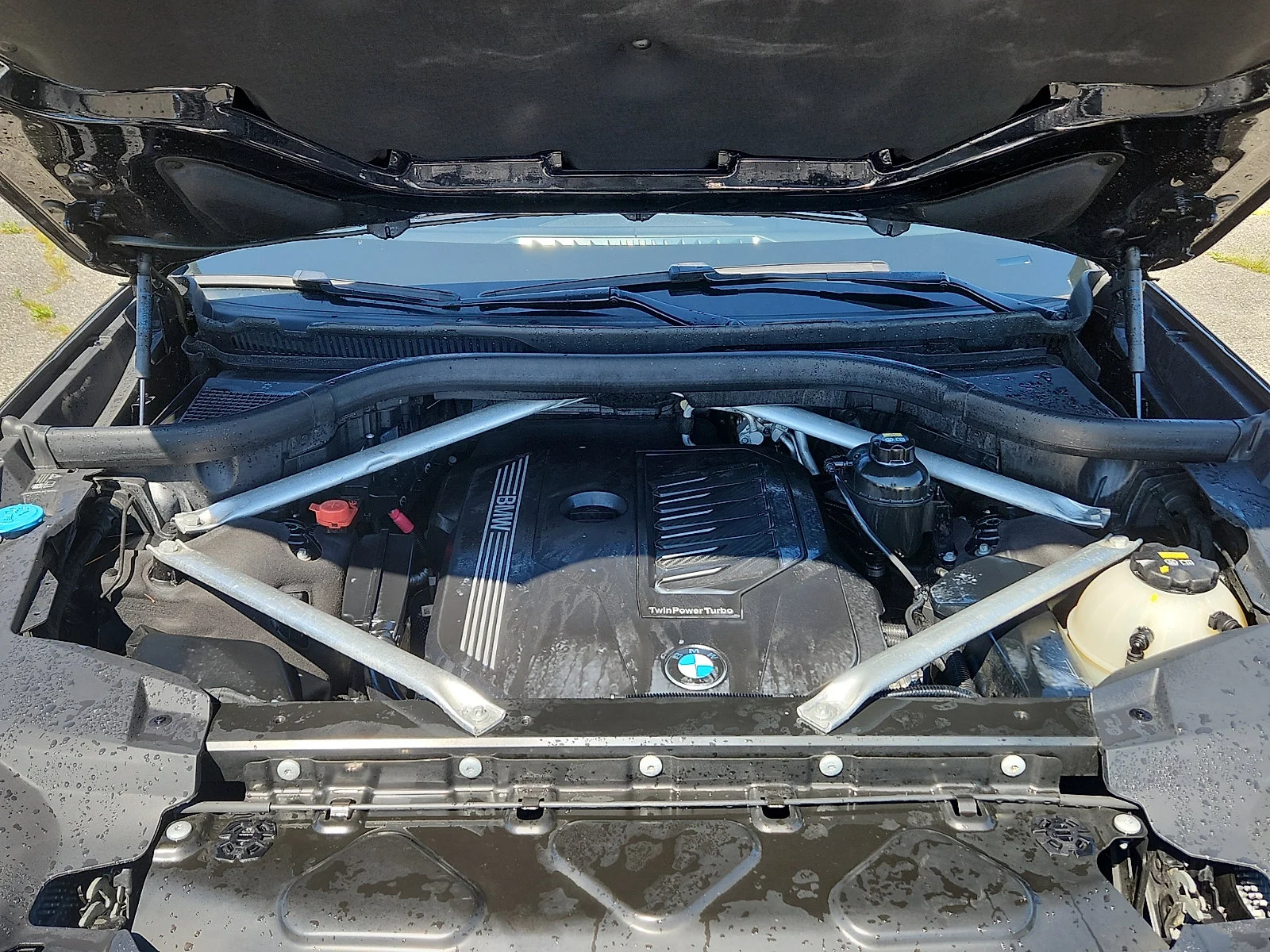 Used 2019 Black BMW xDrive40i image 28