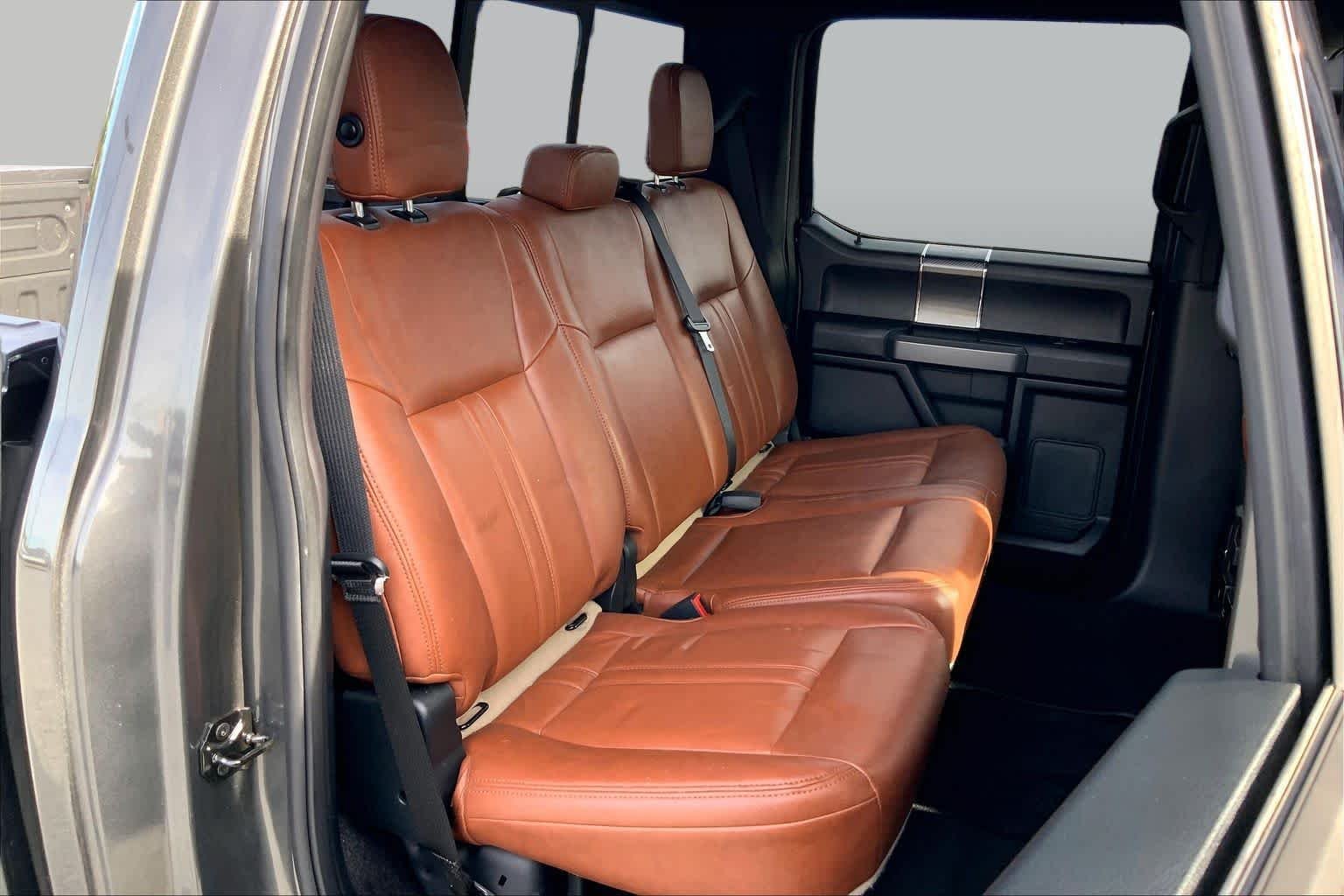 Used 2018 Magnetic Metallic Ford XLT image 18