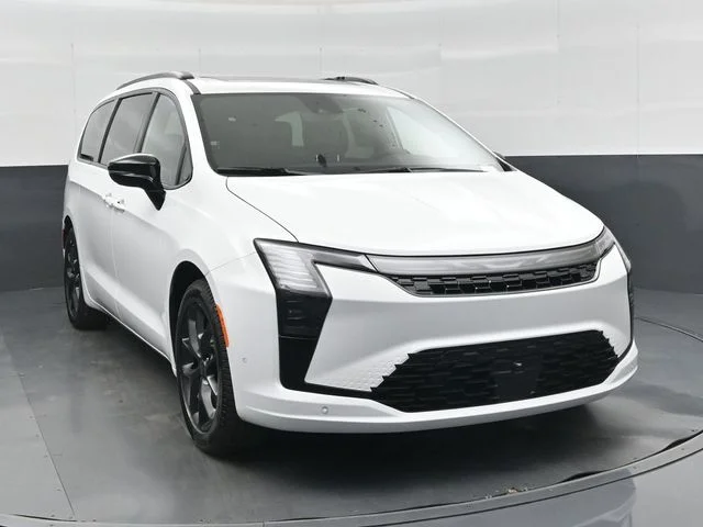 New 2027 Bright White Clear-Coat Exterior Paint Chrysler Limited image 28