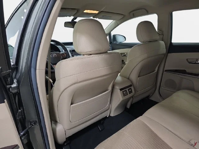 Used 2014 Green Toyota  image 12