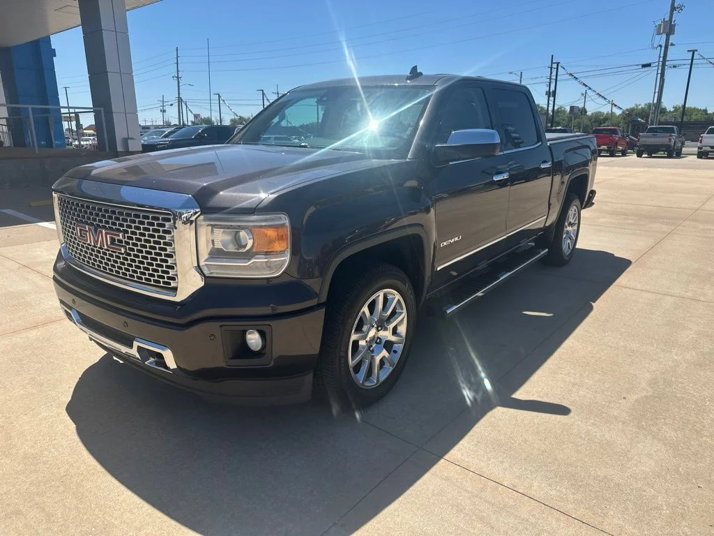 Used 2015 Gray GMC Denali image 33