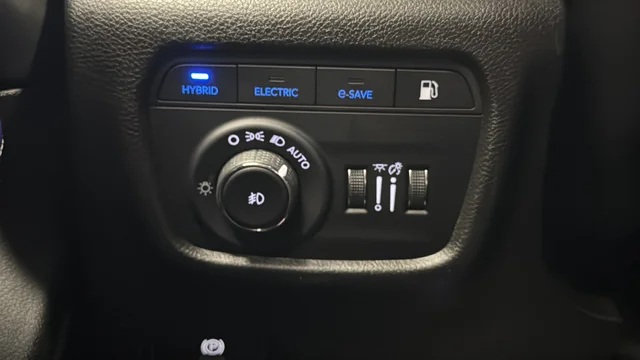 Used 2022 Midnight Sky Jeep 4xe image 27