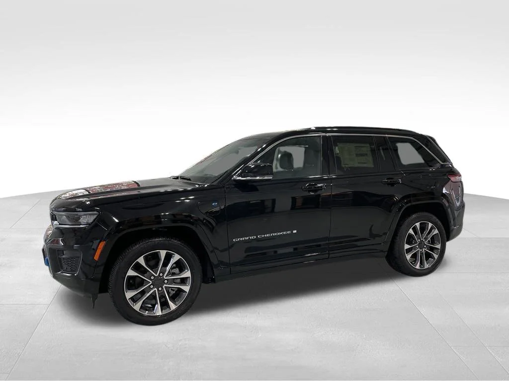 Used 2024 Black Jeep Overland 4xe image 11
