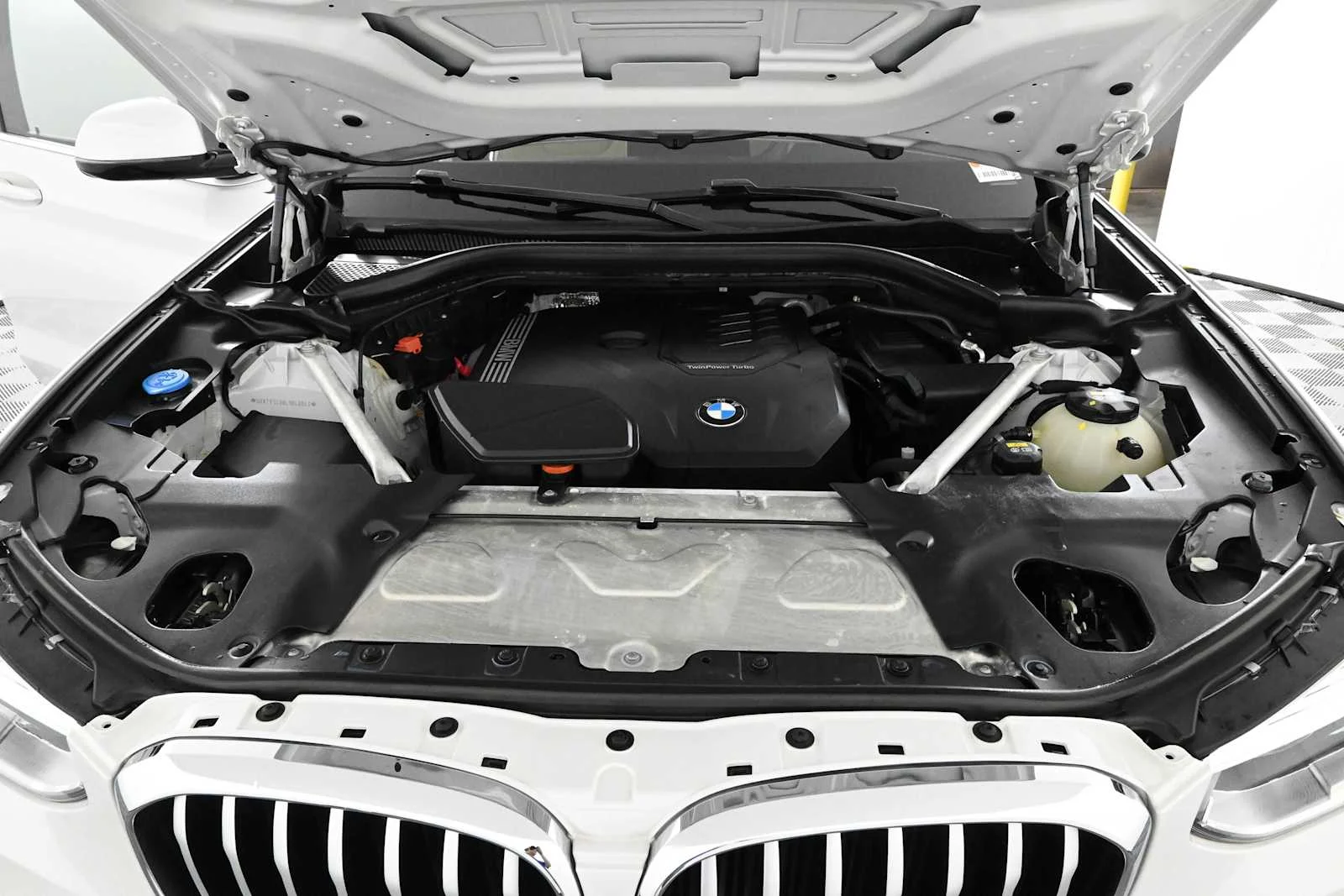 Used 2020 Mineral White Metallic BMW sDrive30i image 31