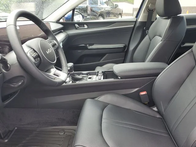 2025 Kia K5 EX - Photo 13
