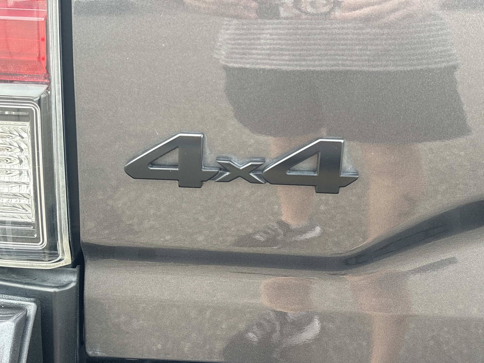 2022 Toyota Tacoma SR5 - Photo 14