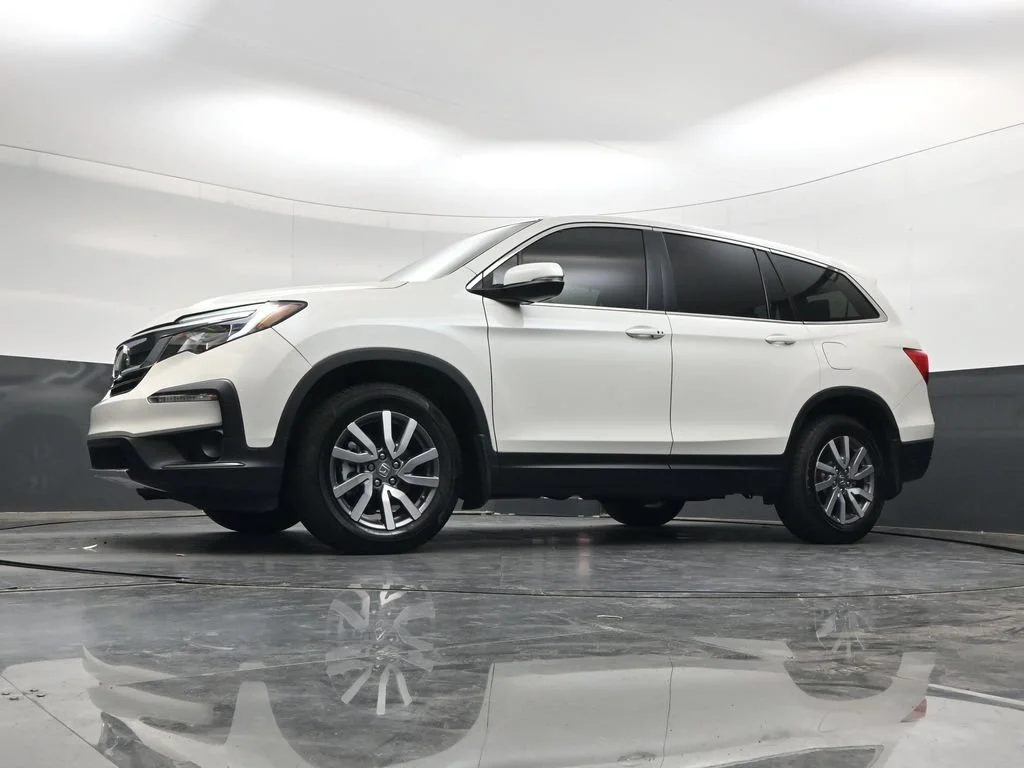 Used 2019 White Diamond Pearl Honda EX-L image 29