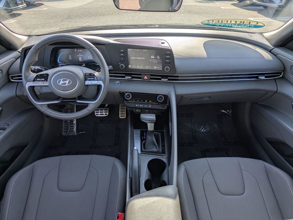 2025 Hyundai Elantra SEL - Photo 24