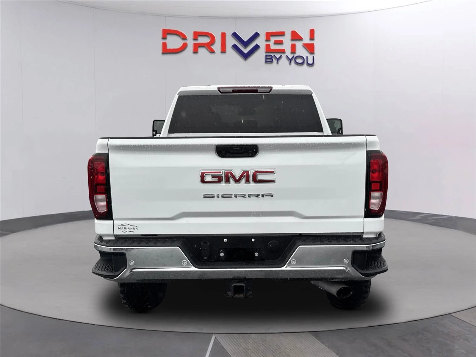 Used 2025 Summit White GMC Pro image 5