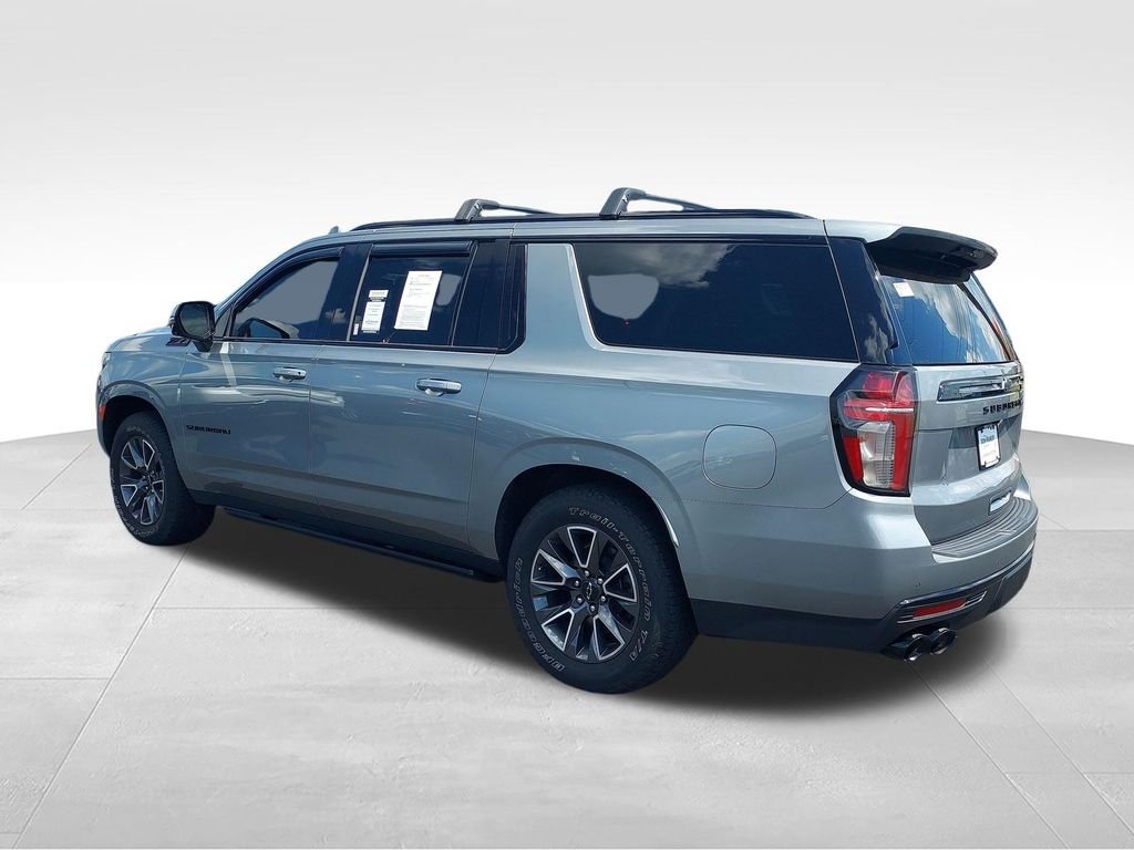 Used 2023 Gray Chevrolet Z71 image 3