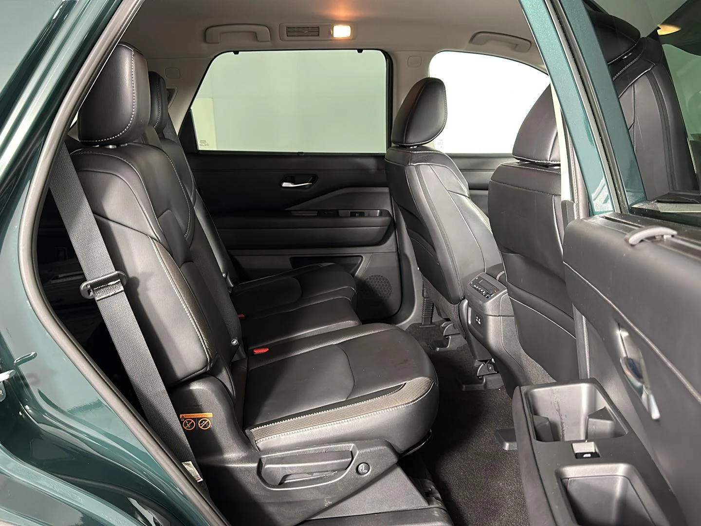 Used 2024 Obsidian Green Pearl Nissan SL image 31