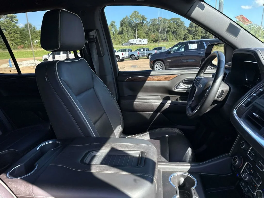 Used 2024 White Chevrolet Premier image 17