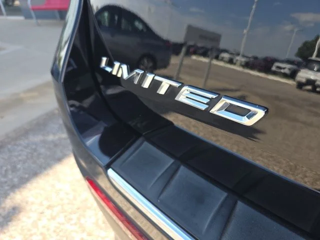 Used 2023 Black Ford Limited image 5