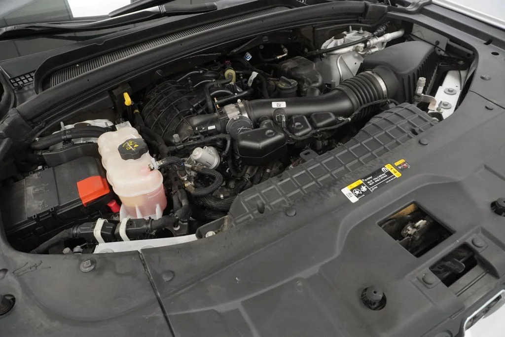Used 2023 White/off-white Jeep Laredo image 50
