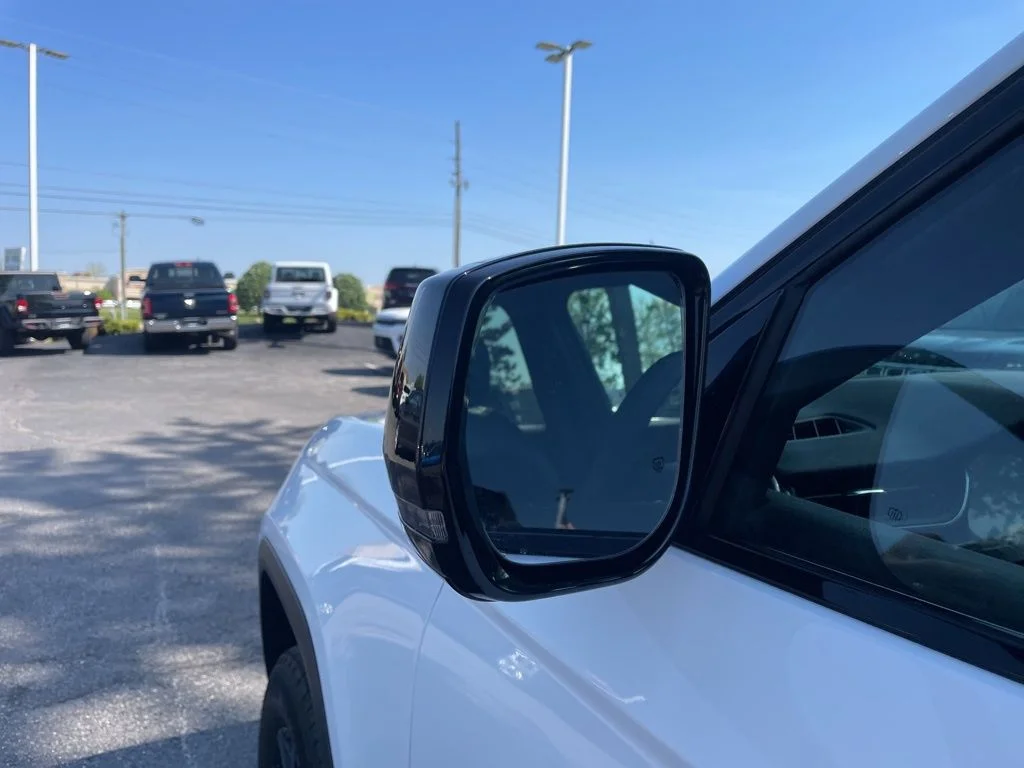 Used 2024 White Jeep Altitude image 13