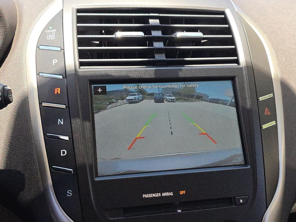 Used 2016 Silver Lincoln Select image 29