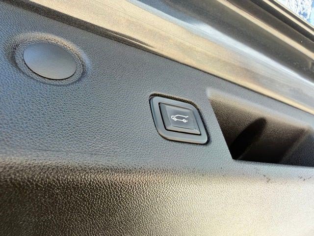 Used 2020 Nightfall Gray Metallic Chevrolet Premier image 18