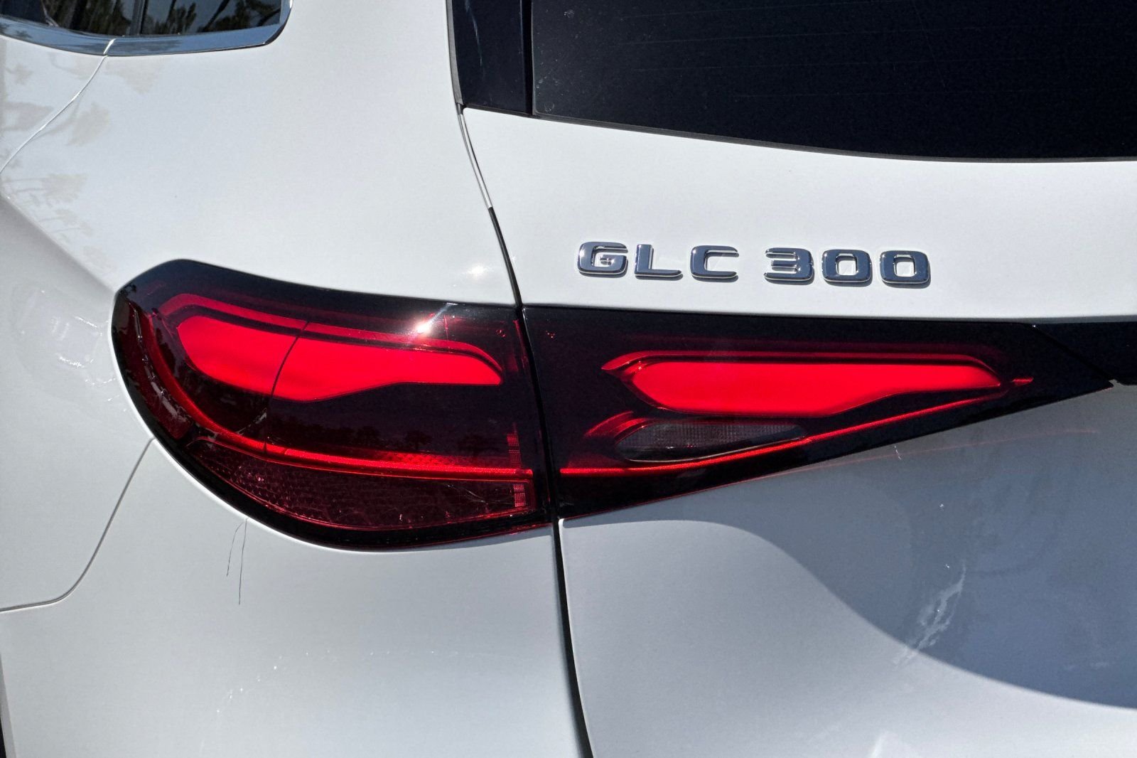 New 2026 Polar White Mercedes-Benz GLC 300 image 14