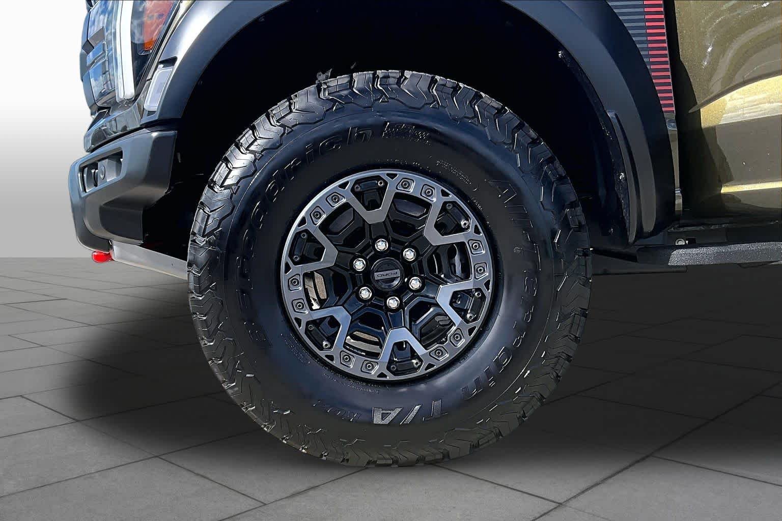 Used 2026 Shelter Green Ford Raptor image 10