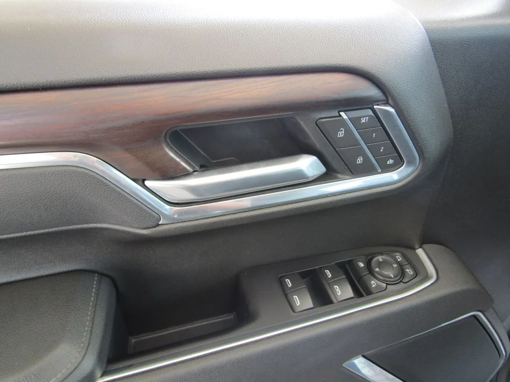 Used 2025 Sterling GMC SLT image 25