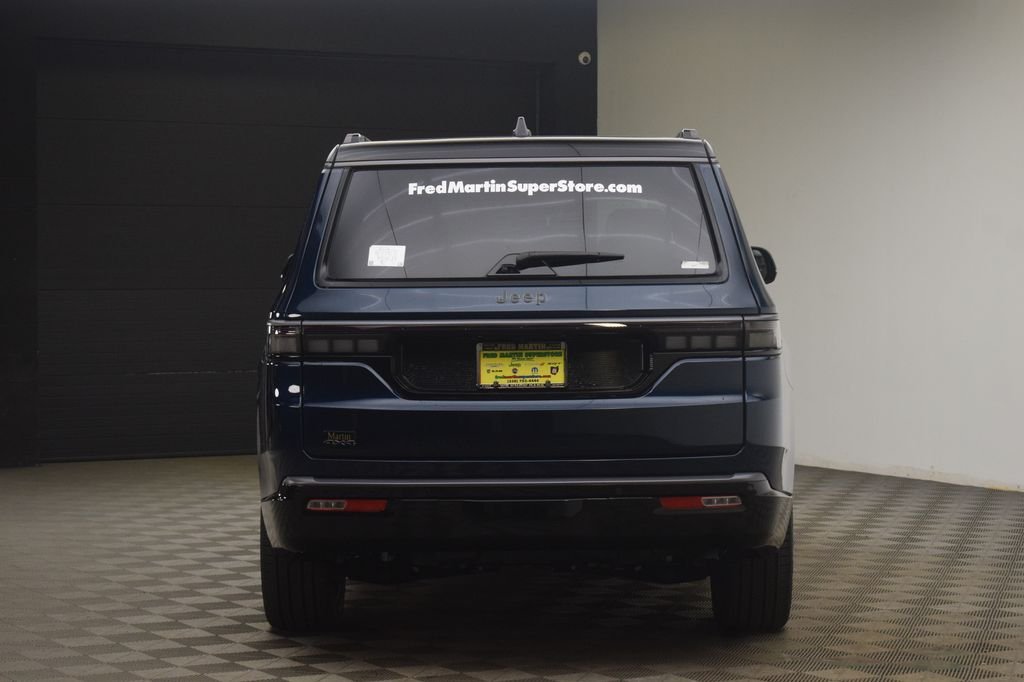 New 2026 Fathom Blue Pearl-Coat Exterior Paint (Late Availability) Jeep Summit Obsidian image 12